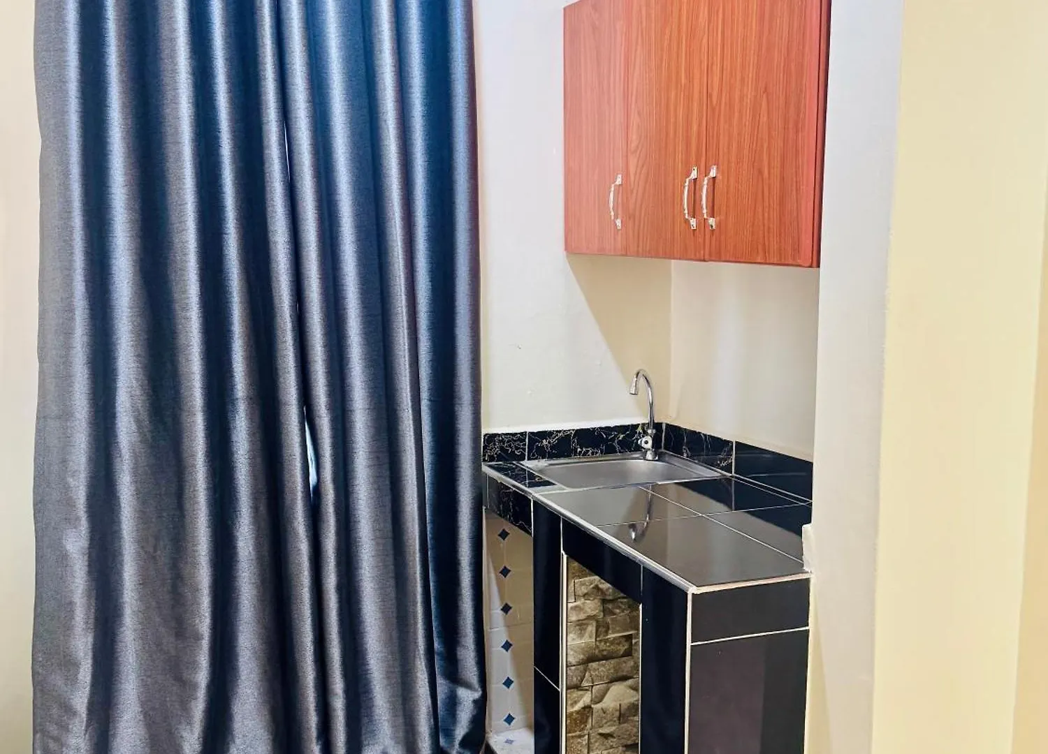 Legacy Guest House Καμπάλα